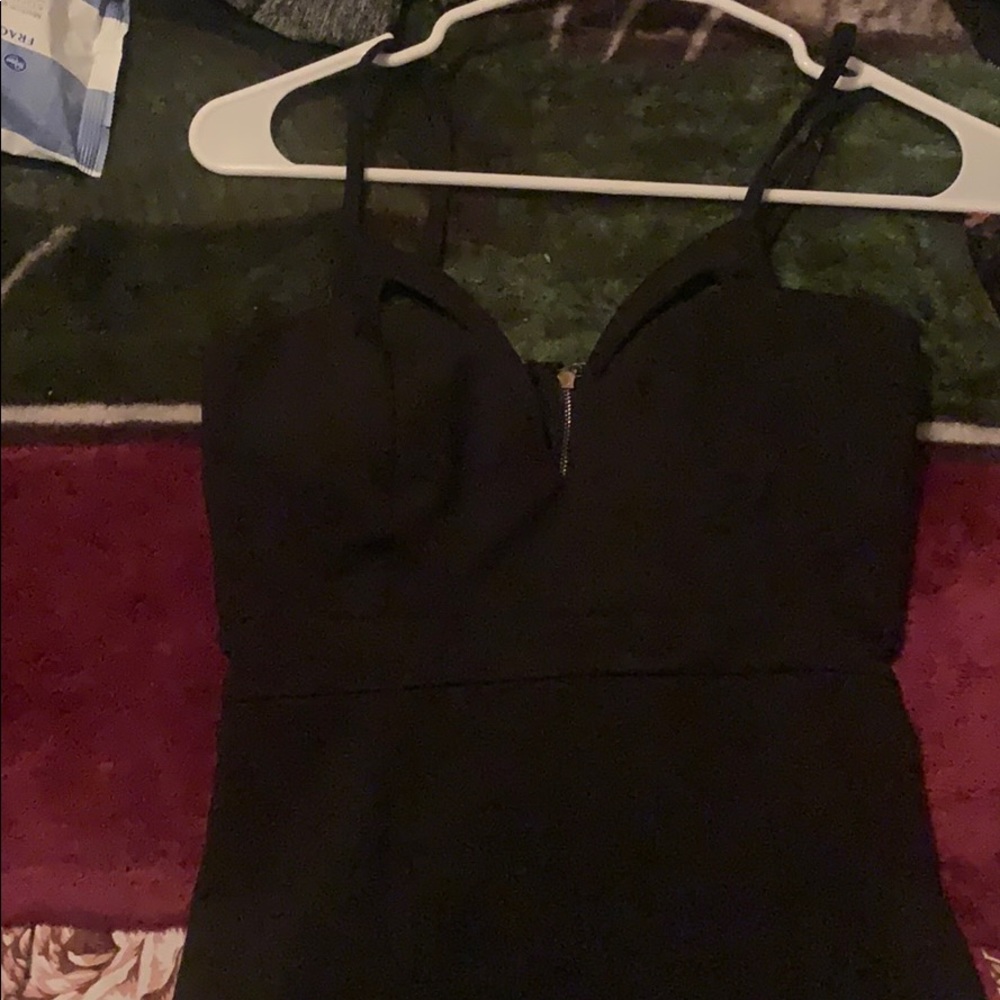 Tight dress with zipper on the back